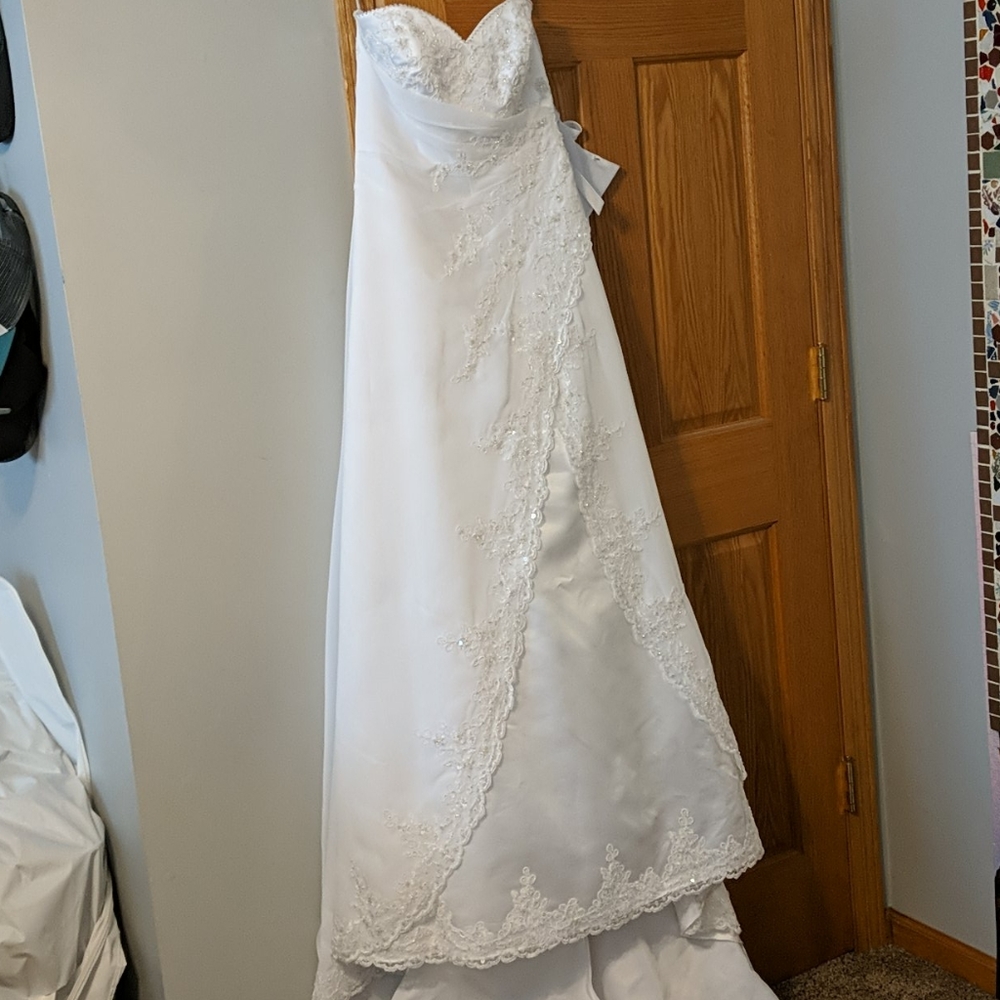 NWT David's Bridal wedding dress